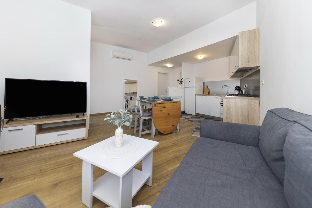 Apartments 23 And 25 With Free Private Parking Zadar Exteriér fotografie