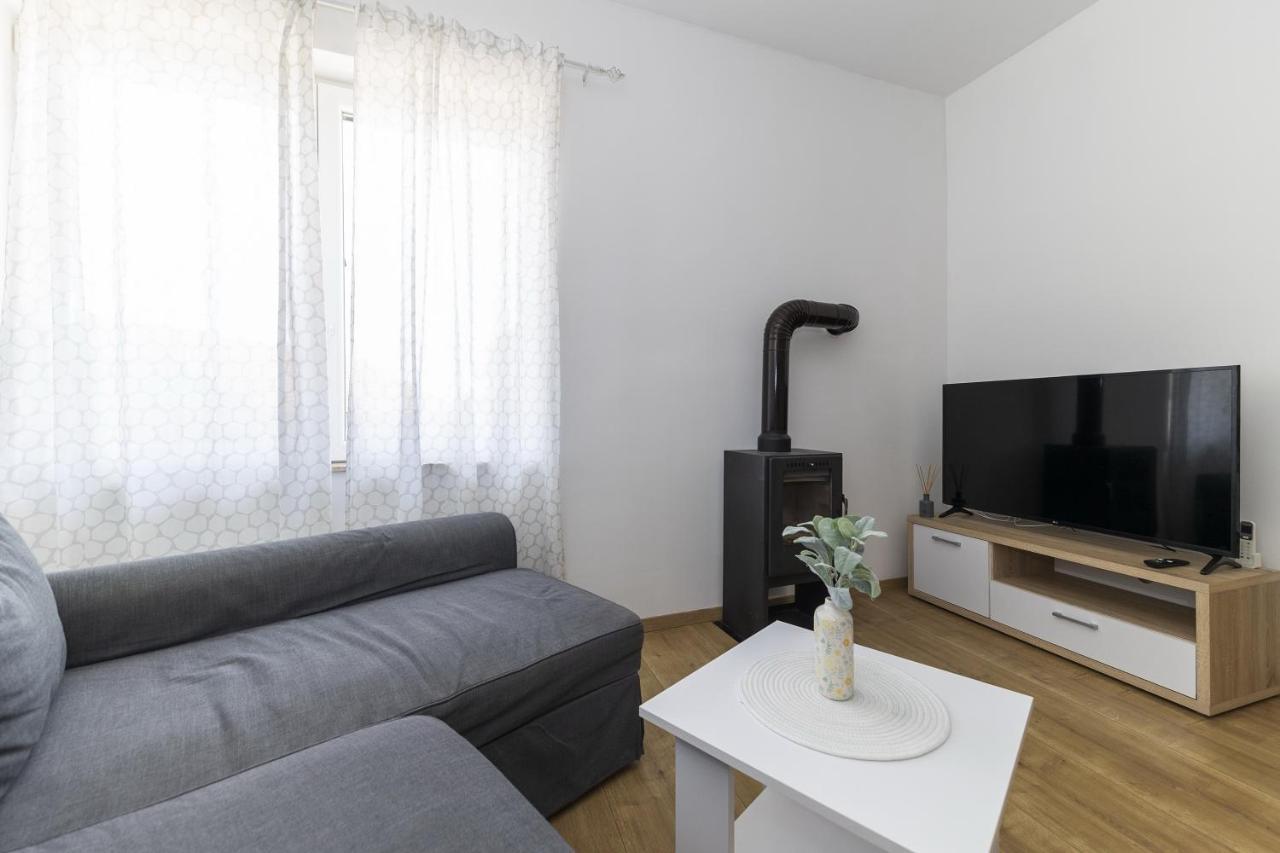 Apartments 23 And 25 With Free Private Parking Zadar Exteriér fotografie